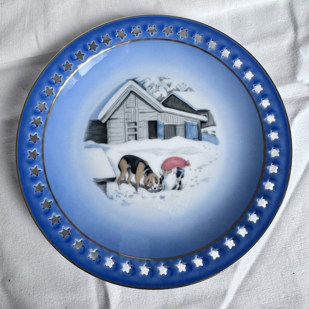 Bing & Grondahl Harald Wiberg Christmas Service Plate DOG  502 617‎